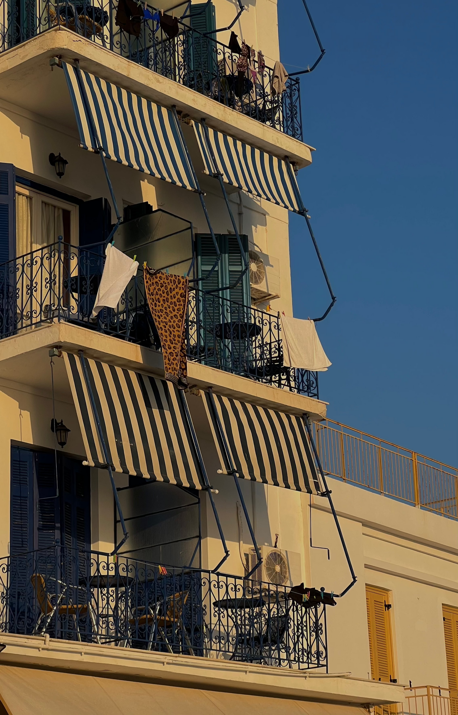 Gyvenamojo pastato balkonai Graikijoje