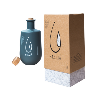 Ypač tyro alyvuogių aliejaus Stalia Koroneiki butelys ir dėžutė